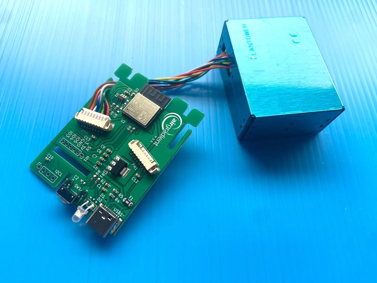 Connecting the pm sensor to the PCB