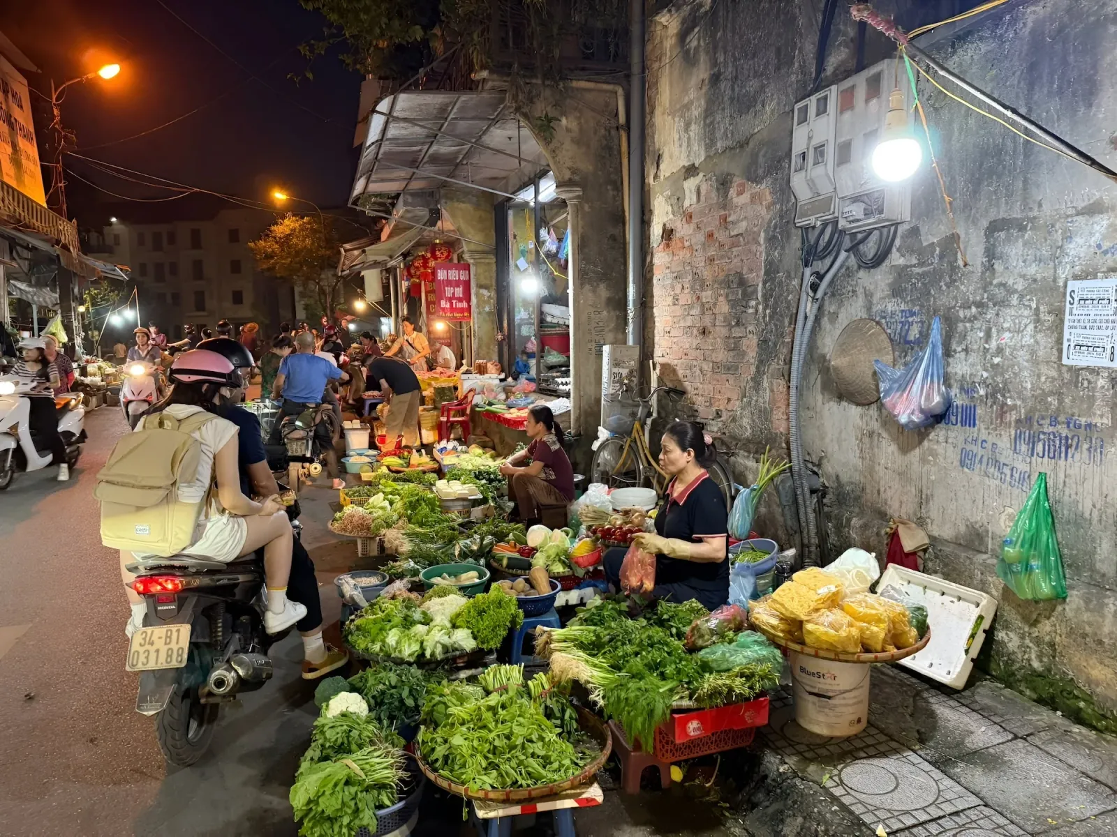 Hanoi market
