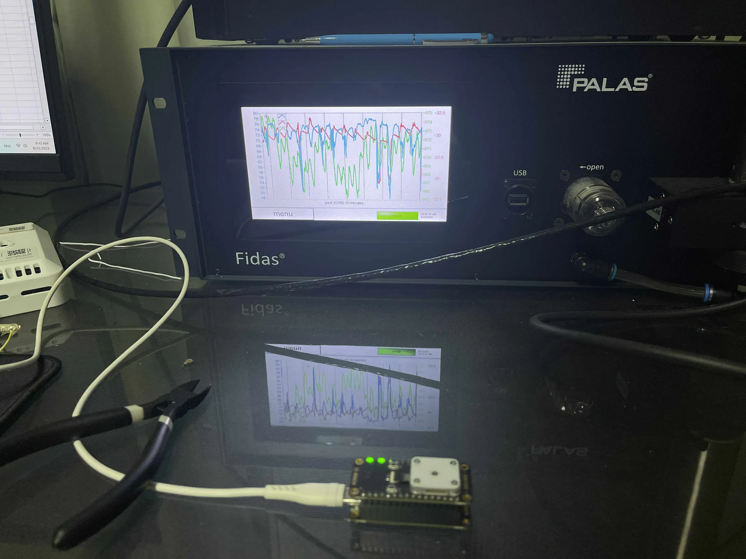 Bosch BMV080 sensor with the Palas Fidas 200 in the background