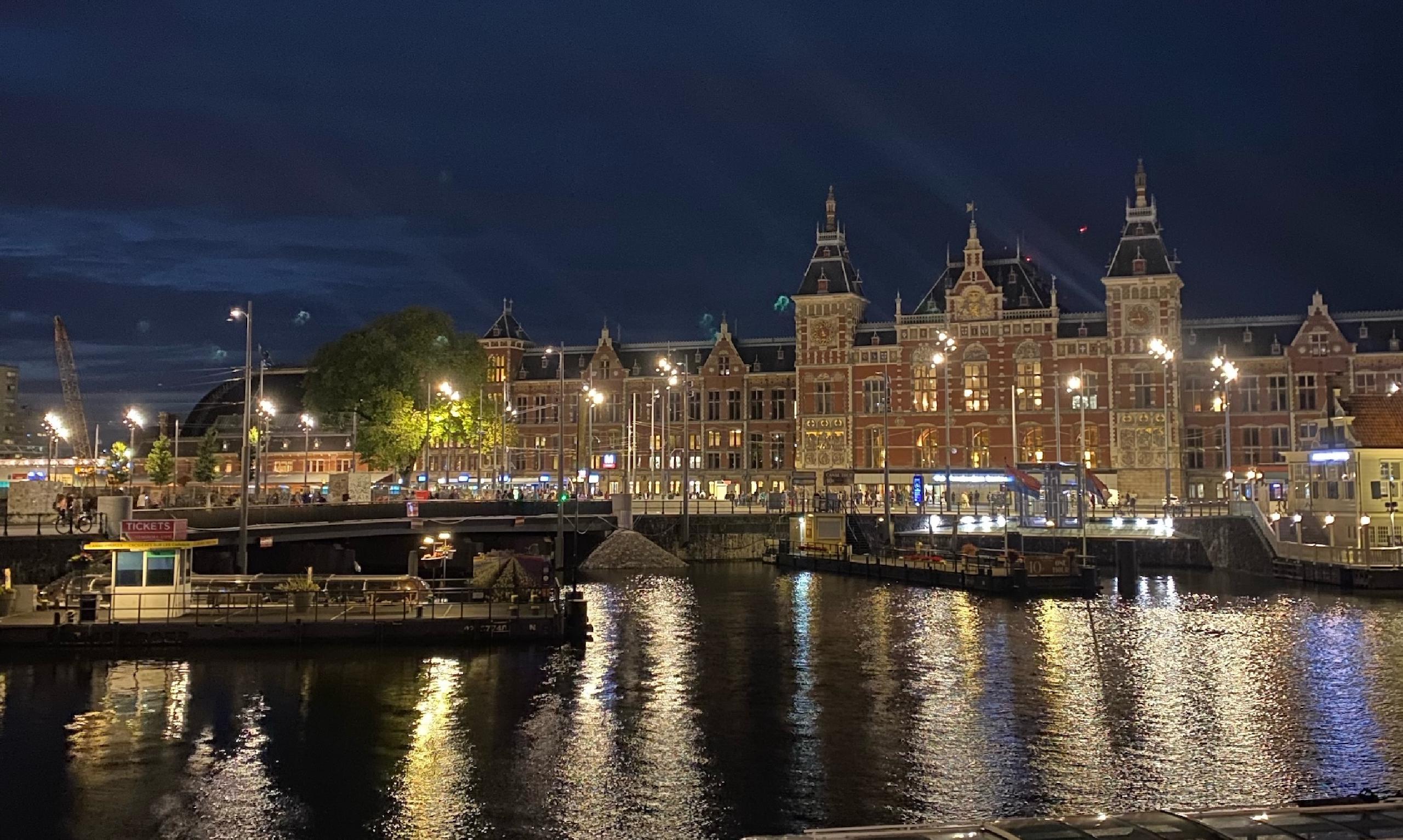 Amsterdam Centraal Station at night